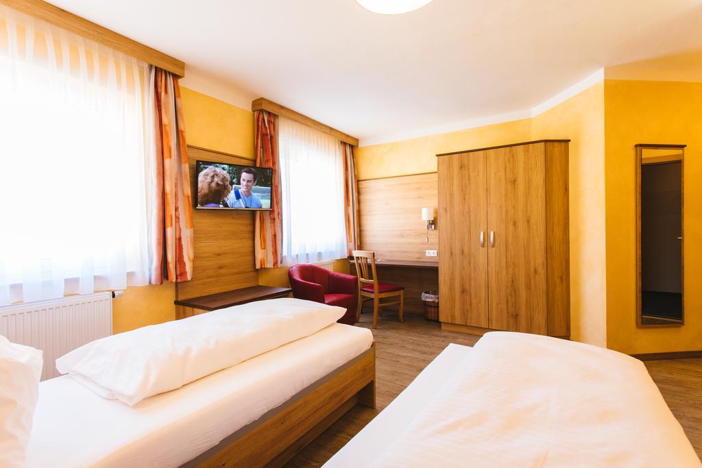 Hotel Freiensteinerhof Superior Sankt Peter-Freienstein Екстер'єр фото