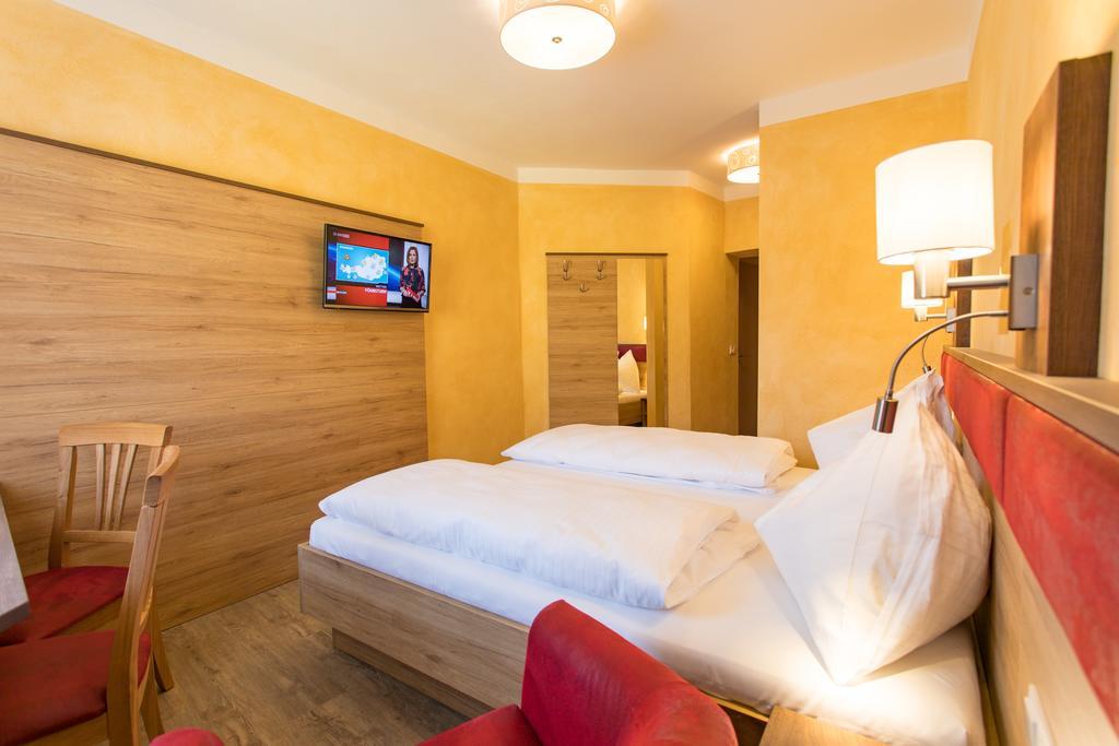 Hotel Freiensteinerhof Superior Sankt Peter-Freienstein Екстер'єр фото