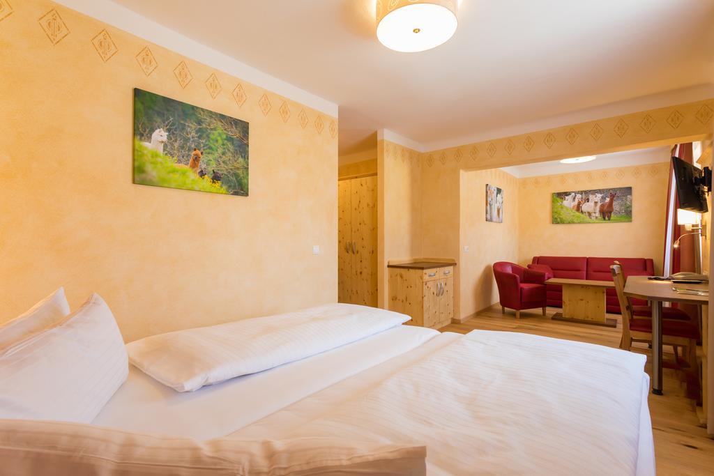 Hotel Freiensteinerhof Superior Sankt Peter-Freienstein Екстер'єр фото